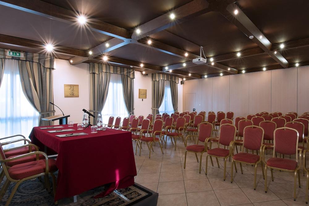 Hotel Villa Ducale Парма Екстер'єр фото